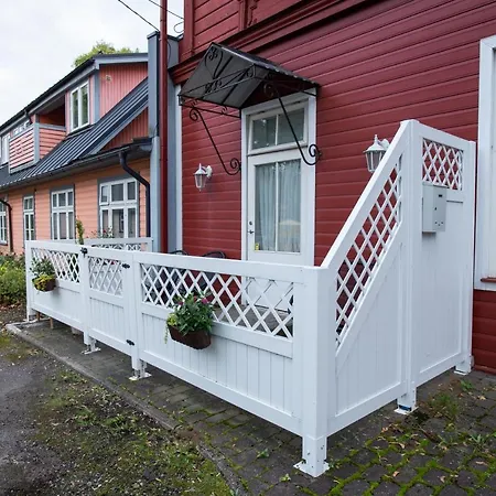 Free Parking L Everything Nearby *