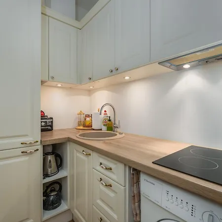 Free Parking L Everything Nearby L Easy Self Check-in *