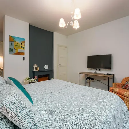 Apartman Free Parking L Everything Nearby L Easy Self Check-in