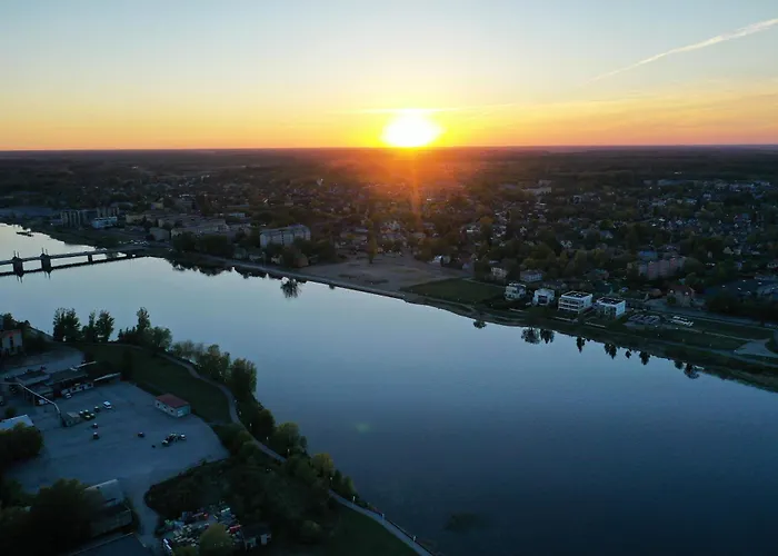 Free Parking L Everything Nearby L Easy Self Check-in