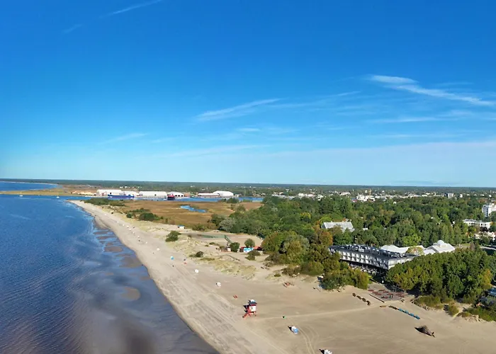 Free Parking L Everything Nearby L Easy Self Check-in Apartman