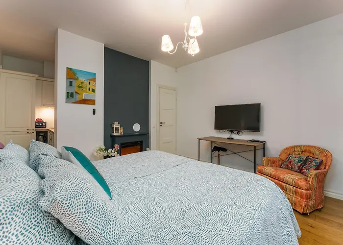 Apartman Free Parking L Everything Nearby L Easy Self Check-in