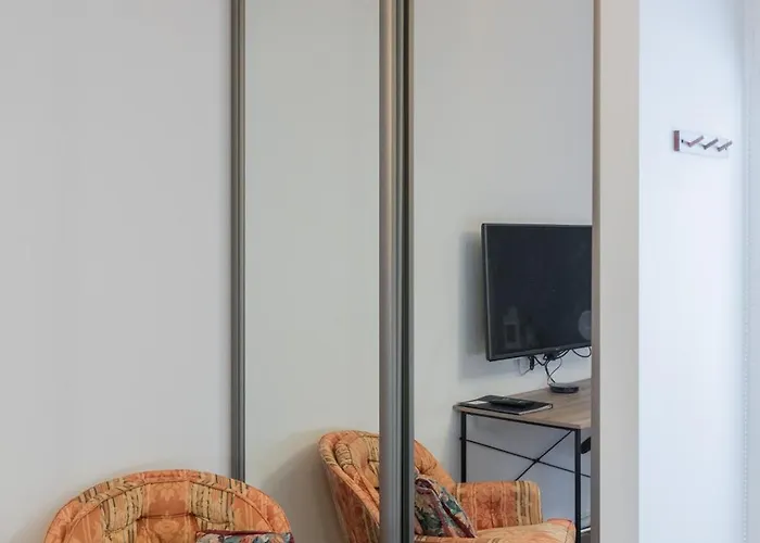 Free Parking L Everything Nearby L Easy Self Check-in Apartman